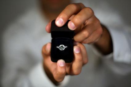 engagement_ring_in_box-2_s600x600.jpg