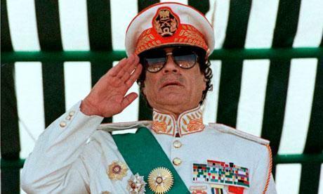 Muammar-Gaddafi-saluting--007.jpg