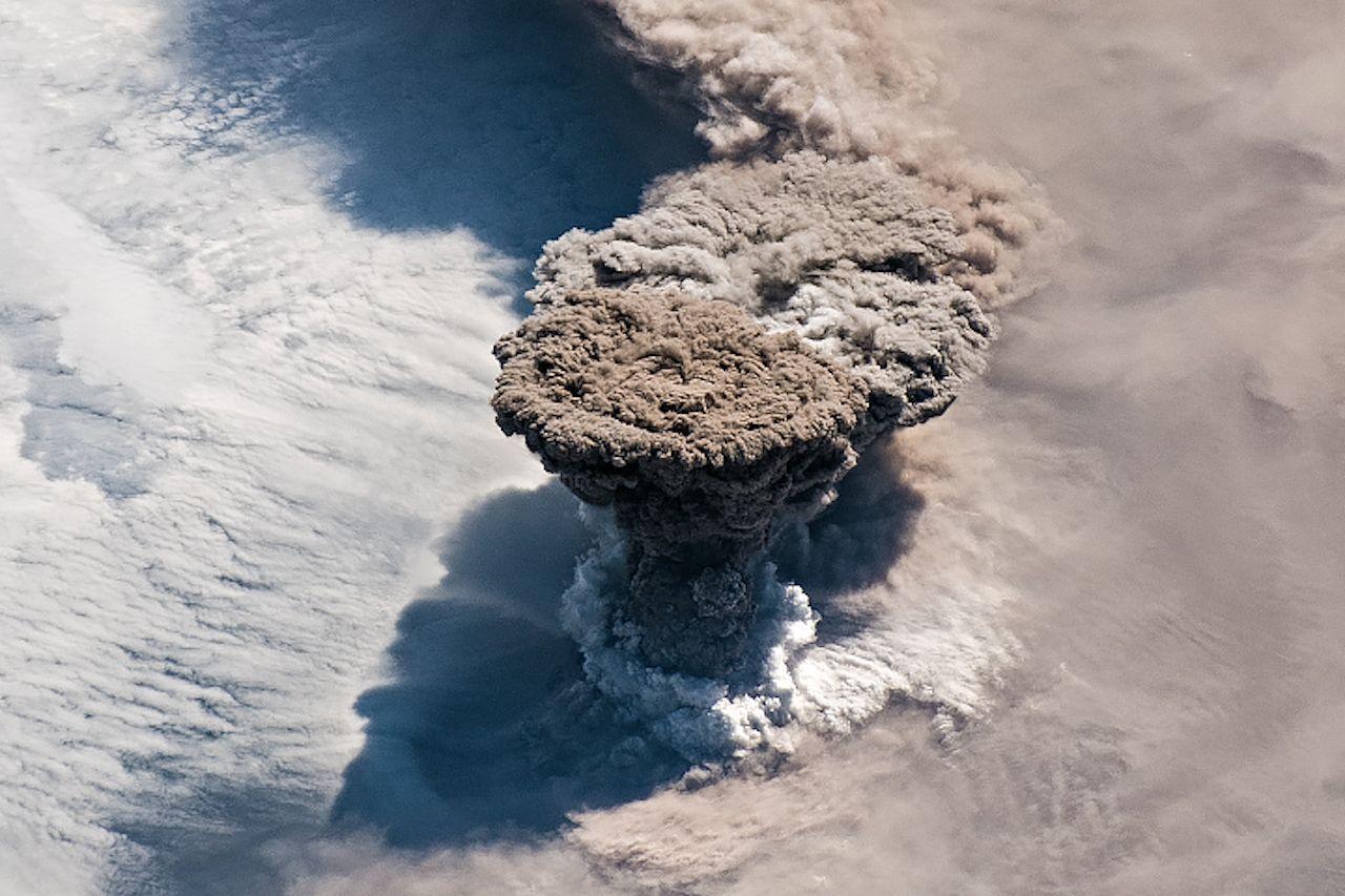 Volcano-eruption-from-space.jpg